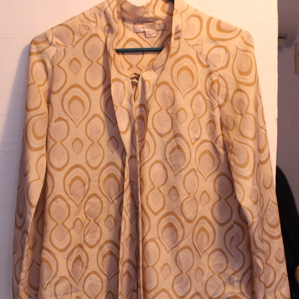 Retro long sleeve blouse
